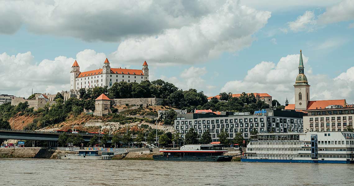 WA_Bratislava_Castle_1140x600.jpg